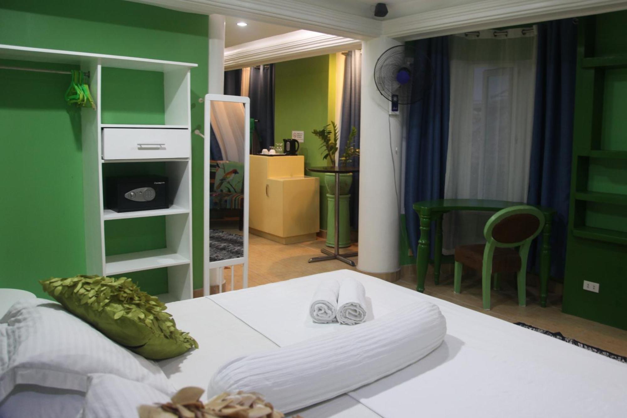 Green Monkey Resort Boracay Balabag  Bagian luar foto